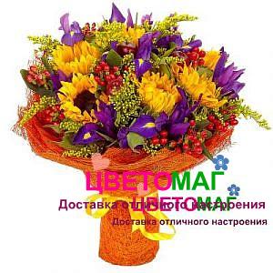 Букет из 9 подсолнухов, ирисов и зелени