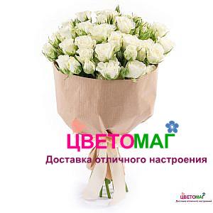Букет из 11 белых кустовых роз