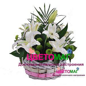 Корзина с лилией и хризантемой
