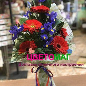Букет из гербер и ирисов